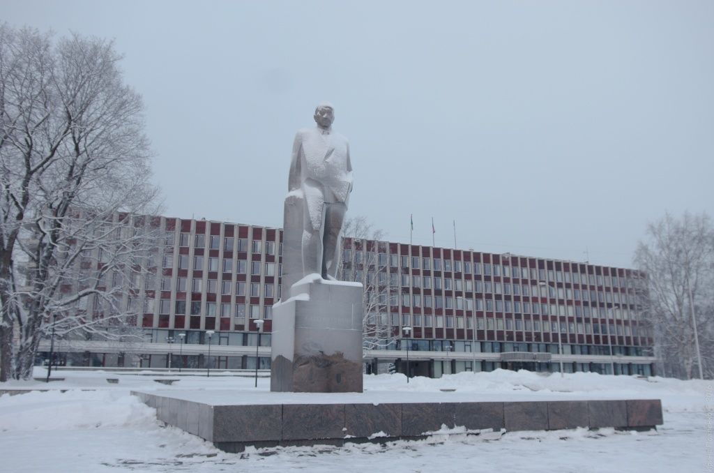 Памятник государственному деятелю Отто Вильгельмовичу Куусинену.jpg